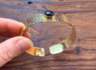 Hammered Brass Bracelet with Black Onyx / Adjustable / Bohemian Jewellery / Ethnic Style / Rustic / Boho / Gift for Her / Artisanal /