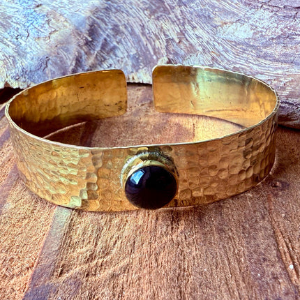 Hammered Brass Bracelet with Black Onyx / Adjustable / Bohemian Jewellery / Ethnic Style / Rustic / Boho / Gift for Her / Artisanal /
