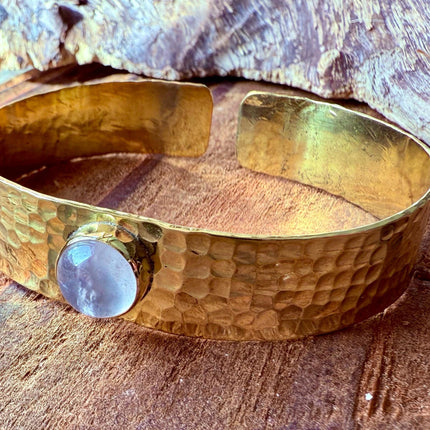 Hammered Brass Bracelet with Moonstone / Adjustable / Bohemian Jewellery / Ethnic Style / Rustic / Boho / Gift for Her / Artisanal /