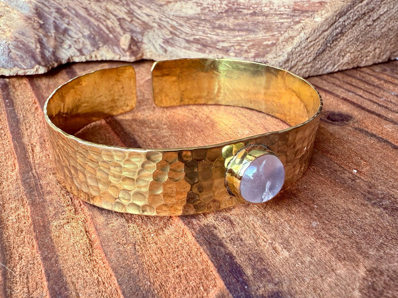 Hammered Brass Bracelet with Moonstone / Adjustable / Bohemian Jewellery / Ethnic Style / Rustic / Boho / Gift for Her / Artisanal /