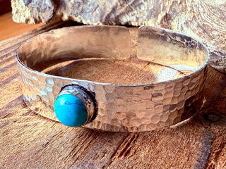 Hammered Silver Bracelet with Turquoise / Adjustable / Bohemian Jewellery / Ethnic Style / Rustic / Boho / Gift for Her / Artisanal /