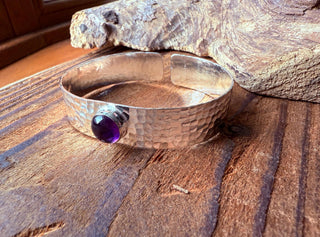 Hammered Silver Bracelet with Amethyst / Adjustable / Bohemian Jewellery / Ethnic Style / Rustic / Boho / Gift for Her / Artisanal /