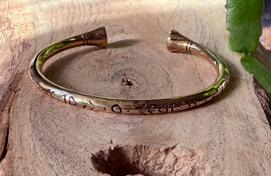 Bracelet Tribal Symbols Native Markings / Bangle / Cuff / Unisex / Boho / Ethnic / Rustic / Bohemian / Hippie / Costume Fashion Jewelery /