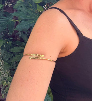 Hammered Brass Arm Bracelet / Boho / Tribal / Spiral / Bangle/ Ethnic / Rustic / Bohemian / Hippie / Body jewellery / Psy / Adjustable