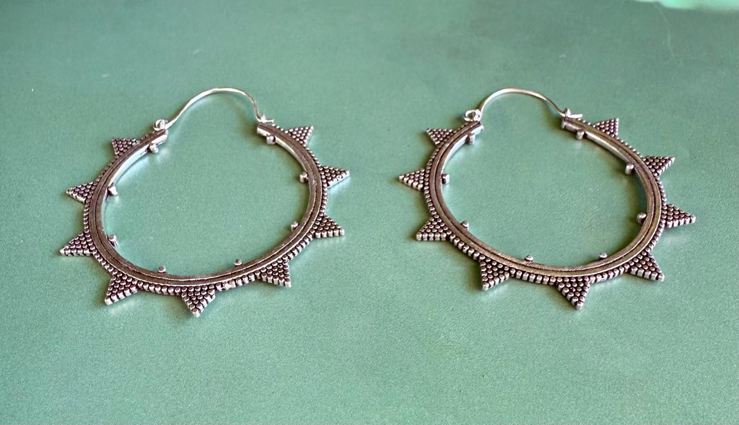 Triangle Silver Hoop Earrings / Spikes / Geometric / Boho Look / Bohemian Style / Rustic / Ethnic / Tribal / Festival /