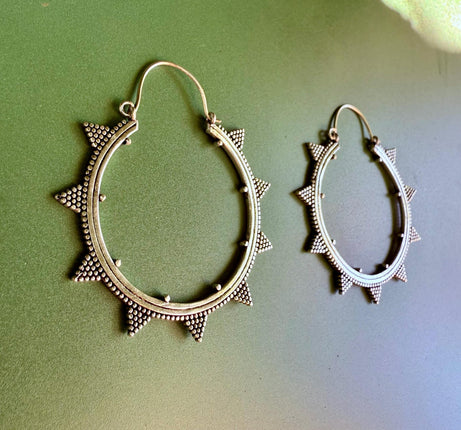 Triangle Silver Hoop Earrings / Spikes / Geometric / Boho Look / Bohemian Style / Rustic / Ethnic / Tribal / Festival /