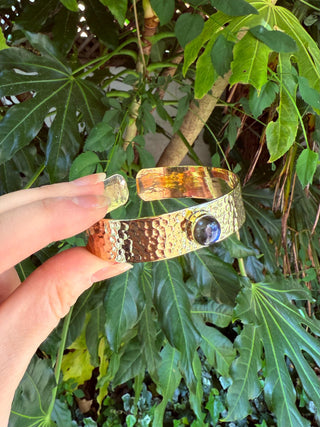 Hammered Brass Bracelet Labradorite / Adjustable / Bohemian Jewellery / Ethnic Style / Rustic / Boho / Gift for Her / Artisanal /