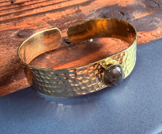 Hammered Brass Bracelet Labradorite / Adjustable / Bohemian Jewellery / Ethnic Style / Rustic / Boho / Gift for Her / Artisanal /