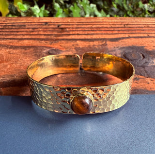 Hammered Brass Bracelet Tiger's Eye / Adjustable / Bohemian Jewellery / Ethnic Style / Rustic / Boho / Gift for Her / Artisanal /