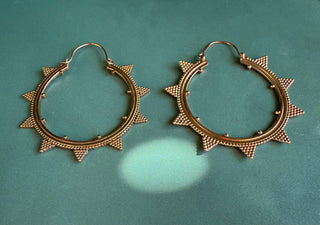 Triangle Brass Hoop Earrings / Spikes / Geometric / Boho Look / Bohemian Style / Rustic / Ethnic / Tribal / Festival /