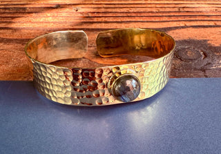 Hammered Brass Bracelet Labradorite / Adjustable / Bohemian Jewellery / Ethnic Style / Rustic / Boho / Gift for Her / Artisanal /