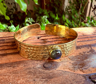 Hammered Brass Bracelet Labradorite / Adjustable / Bohemian Jewellery / Ethnic Style / Rustic / Boho / Gift for Her / Artisanal /