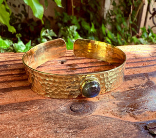 Hammered Brass Bracelet Labradorite / Adjustable / Bohemian Jewellery / Ethnic Style / Rustic / Boho / Gift for Her / Artisanal /