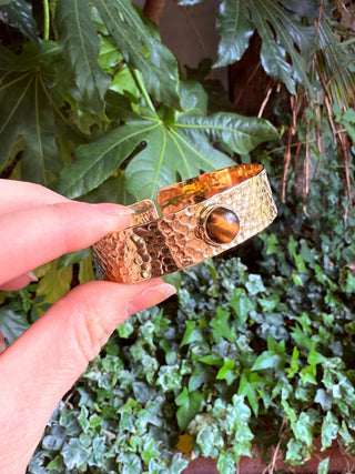 Hammered Brass Bracelet Tiger's Eye / Adjustable / Bohemian Jewellery / Ethnic Style / Rustic / Boho / Gift for Her / Artisanal /