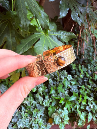 Hammered Brass Bracelet Tiger's Eye / Adjustable / Bohemian Jewellery / Ethnic Style / Rustic / Boho / Gift for Her / Artisanal /