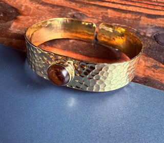 Hammered Brass Bracelet Tiger's Eye / Adjustable / Bohemian Jewellery / Ethnic Style / Rustic / Boho / Gift for Her / Artisanal /