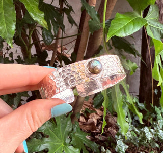 Hammered Silver Bracelet Labradorite / Adjustable / Bohemian Jewellery / Ethnic Style / Rustic / Boho / Gift for Her / Artisanal /