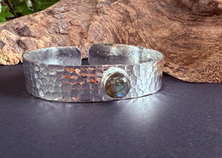 Hammered Silver Bracelet Labradorite / Adjustable / Bohemian Jewellery / Ethnic Style / Rustic / Boho / Gift for Her / Artisanal /