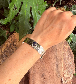 Hammered Silver Bracelet Labradorite / Adjustable / Bohemian Jewellery / Ethnic Style / Rustic / Boho / Gift for Her / Artisanal /