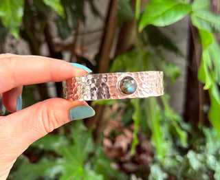 Hammered Silver Bracelet Labradorite / Adjustable / Bohemian Jewellery / Ethnic Style / Rustic / Boho / Gift for Her / Artisanal /