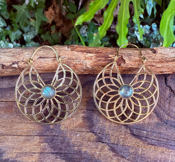 Labradorite & Brass Hoop Earrings / Ethnic Jewelery / Rustic / Yoga / Hippie / Gypsy Style / Festival Fashion / Gift for Her / Boho Look