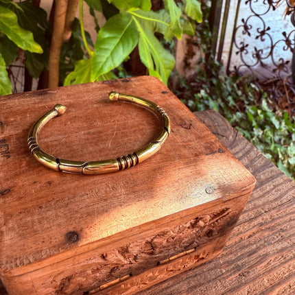 Bracelet Tribal Symbols Native Markings / Bangle / Cuff / Unisex / Boho / Ethnic / Rustic / Bohemian / Hippie / Costume Fashion Jewelery /