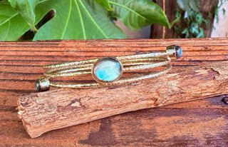 Hammered Brass Bracelet Labradorite / Adjustable / Bohemian Jewellery / Ethnic Style / Rustic / Boho / Gift for Her / Artisanal /