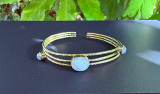 Hammered Brass Bracelet with Moonstone / Adjustable / Bohemian Jewellery / Ethnic Style / Rustic / Boho / Gift for Her / Artisanal /