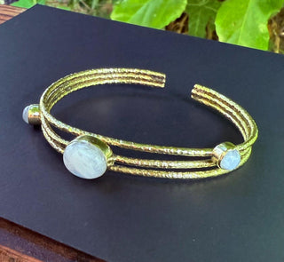 Hammered Brass Bracelet with Moonstone / Adjustable / Bohemian Jewellery / Ethnic Style / Rustic / Boho / Gift for Her / Artisanal /