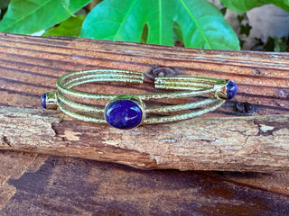 Hammered Brass Bracelet with Lapis Lazuli / Adjustable / Bohemian Jewellery / Ethnic Style / Rustic / Boho / Gift for Her / Artisanal /