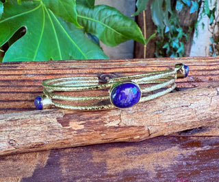 Hammered Brass Bracelet with Lapis Lazuli / Adjustable / Bohemian Jewellery / Ethnic Style / Rustic / Boho / Gift for Her / Artisanal /