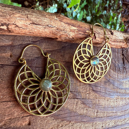 Labradorite & Brass Hoop Earrings / Ethnic Jewelery / Rustic / Yoga / Hippie / Gypsy Style / Festival Fashion / Gift for Her / Boho Look