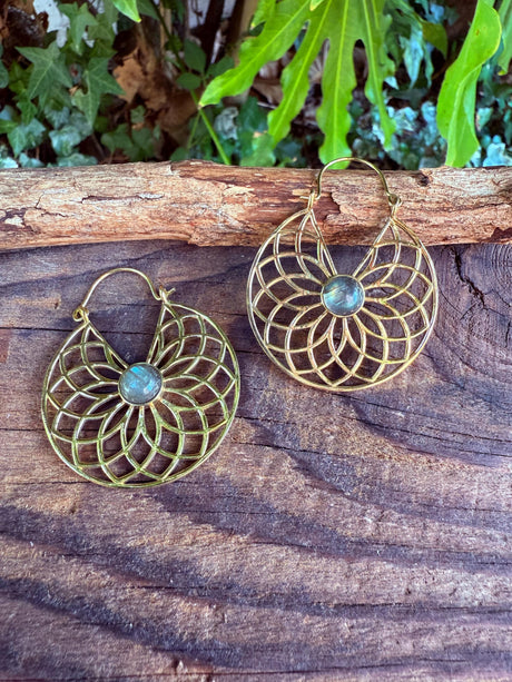 Labradorite & Brass Hoop Earrings / Ethnic Jewelery / Rustic / Yoga / Hippie / Gypsy Style / Festival Fashion / Gift for Her / Boho Look