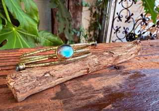 Hammered Brass Bracelet Labradorite / Adjustable / Bohemian Jewellery / Ethnic Style / Rustic / Boho / Gift for Her / Artisanal /