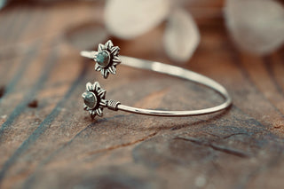 Silver Flower Bracelet with Labradorite, Elegant Bangle for Women, Delicate Boho Bracelet