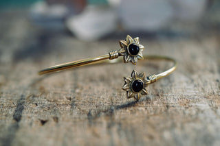 Brass Flower Bracelet with Black Onyx Stones, Dainty Bangle for Women, Delicate Boho Bracelet