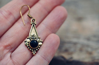 Boho Black Onyx Dangle Earrings – Vintage Style Brass Dangle Earrings – Ethnic Tribal Jewellery – Black Stone – Gift for Her
