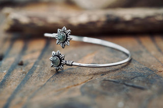 Silver Flower Bracelet with Labradorite, Elegant Bangle for Women, Delicate Boho Bracelet