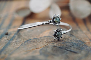 Silver Flower Bracelet with Labradorite, Elegant Bangle for Women, Delicate Boho Bracelet