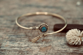 Labradorite Brass Bangle Bracelet – Boho Cuff with Blue Flash Gemstone – Adjustable Statement Jewellery Gift for Her