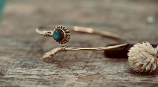 Labradorite Brass Bangle Bracelet – Boho Cuff with Blue Flash Gemstone – Adjustable Statement Jewellery Gift for Her