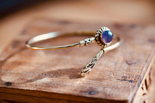 Amethyst Brass Bangle Bracelet – Boho Cuff with Purple Gemstone – Adjustable Statement Jewellery Gift for Her