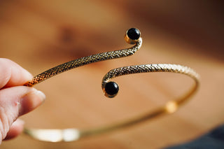 Brass Armlet - Black Onyx Cuff Bracelet – Textured Gold Upper Arm Bracelet, Boho Goddess Jewellery, Adjustable Statement Arm Band, Festival