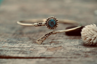 Labradorite Brass Bangle Bracelet – Boho Cuff with Blue Flash Gemstone – Adjustable Statement Jewellery Gift for Her