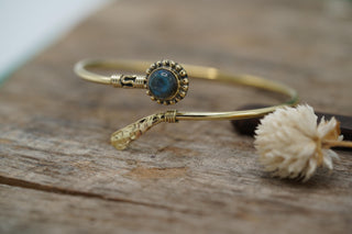 Labradorite Brass Bangle Bracelet – Boho Cuff with Blue Flash Gemstone – Adjustable Statement Jewellery Gift for Her