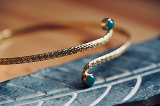 Brass Arm Cuff Bracelet Green Onyx Stone – Textured Golden Upper Arm Bracelet, Boho Goddess Jewellery, Adjustable Statement Arm Band