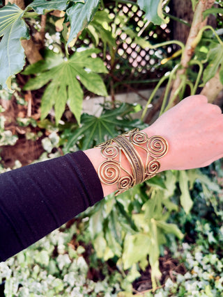 Boho Brass Cuff Bracelet – Adjustable Spiral Arm Cuff – Goddess Statement Bracelet – Tribal Bohemian Jewellery – Festival Wrist Cuff