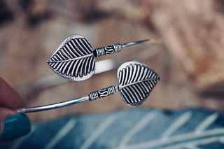 Boho Silver Arm Bracelet, Leaf Upper Arm Cuff, Adjustable Armlet, Festival Jewellery, Goddess Style Arm Band, Bohemian Jewellery Gift