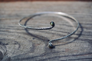 Silver Arm Cuff Bracelet Labradorite Stone – Textured Silver Upper Arm Bracelet, Boho Goddess Jewellery, Adjustable Statement Arm Band