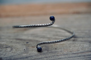 Silver Arm Cuff Bracelet Lapis Lazuli Stone – Textured Silver Upper Arm Bracelet, Boho Goddess Jewellery, Adjustable Statement Arm Band